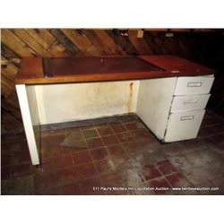 METAL DESK