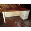 Image 1 : METAL DESK