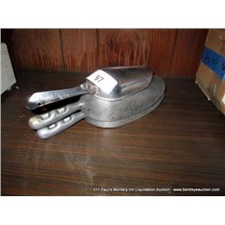 LOT: ICE SCOOPS 3X MONEY