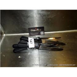 LOT: STEAK KNIVES