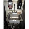Image 1 : STAINLESS SINK