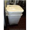 Image 1 : LOT: PLASTIC MIXING BINS 2X MONEY