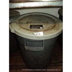 PLASTIC FOOD CONTAINER