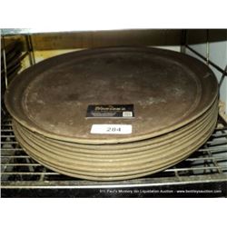 LOT: WAITRESS TRAYS 9X MONEY