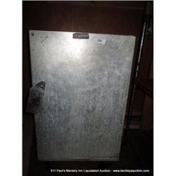 LOCKWOOD FLAT PAN STAINLESS CABINET
