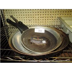 LOT: FRYING PANS 4X MONEY