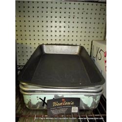 LOT: CAKE PANS 4X MONEY