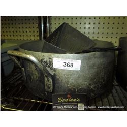 LOT: COOKING POTS 2X MONEY