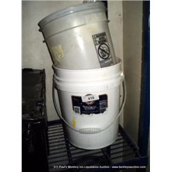 LOT: PLASTIC BUCKETS 2X MONEY