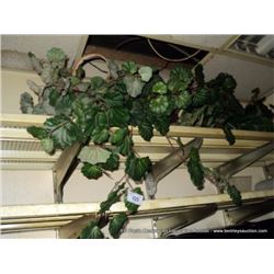 LOT: DECORATIVE PLANTS