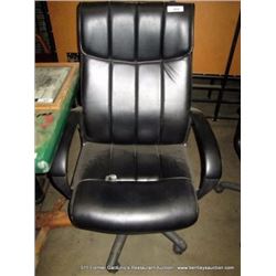 BLACK OFFICE CHAIR