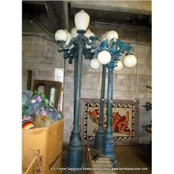 12' 4-BULB OUTSIDE LIGHTS