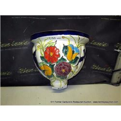 DECORATIVE CERAMIC HOLDER