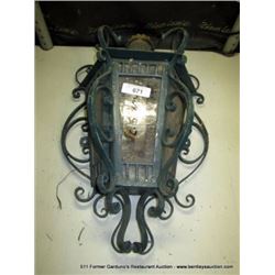METAL & GLASS WALL LIGHT FIXTURE