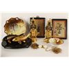 Image 1 : Lot of contemporary oriental pieces.    Est.:   $25-$50.