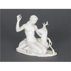 Figurengruppe. Märchen im Walde. Entwurf Theodor Kärner um 1927. Auf ovalem Natursockel knieende...
