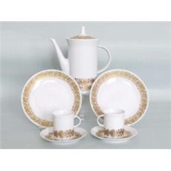 Kaffeeservice. 12 Personen. Form und Dekor: Rapsodie in Gold. 30 Teile, bestehend aus Kaffeekann...
