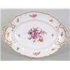 Image 1 : Platte. Form Rokoko, Dekor 1551. Polychrom gemaltes Blumenbukett und gestreute Blütenzweige. Gol...