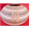 Image 1 : Navajo Polychrome Engraved Olla