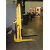 Image 2 : 1500 Lb Big Joe Electric Straddle Lift / Die Lift