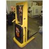 Image 3 : 1500 Lb Big Joe Electric Straddle Lift / Die Lift