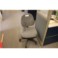 GREY PATTERNED STENO OFFICE CHAIR