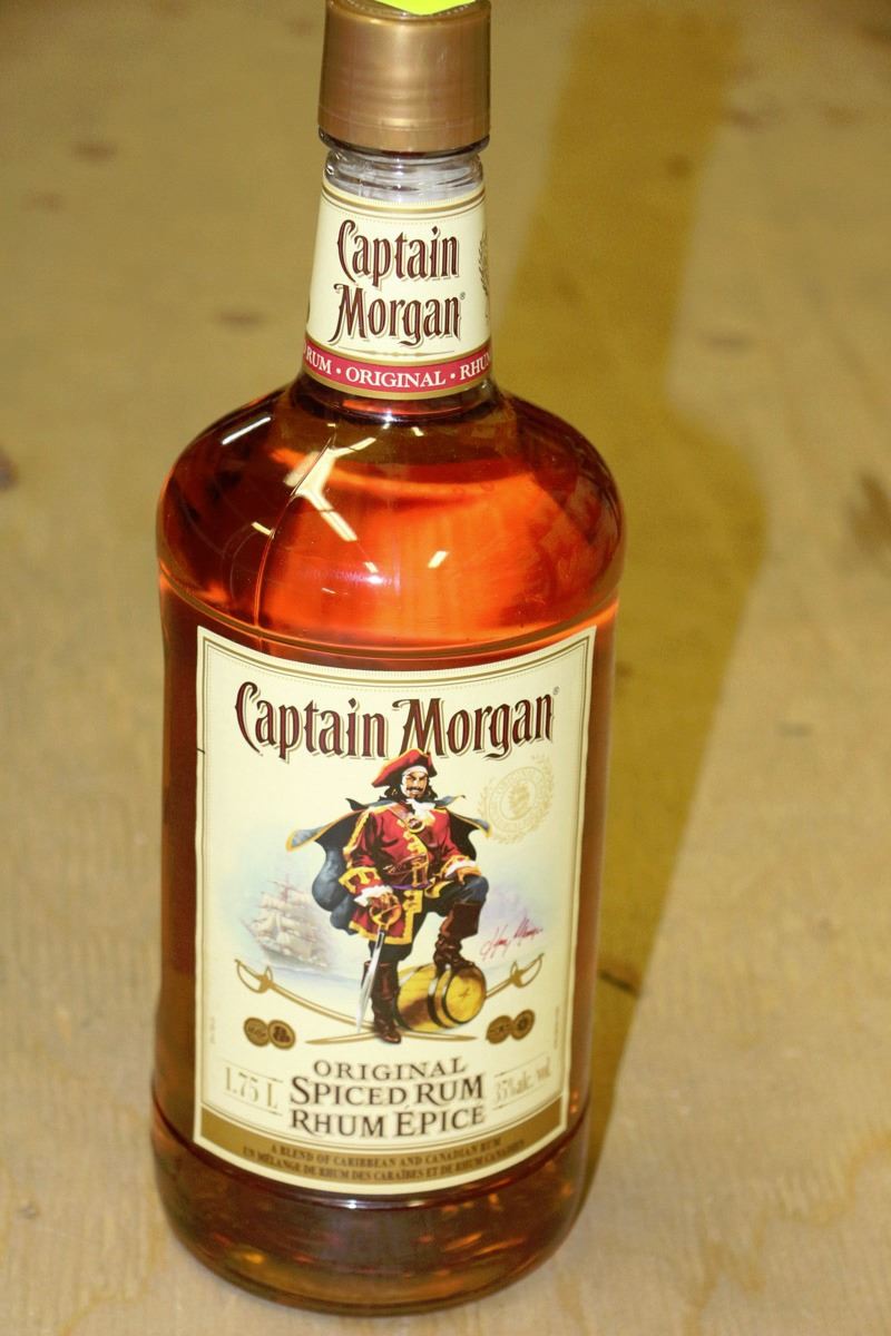 1.75L CAPTAIN SPICED RUM