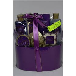 WOMEN'S BLOOMFIELD FROSTED SUGAR PLUM SHOWER/BATH.