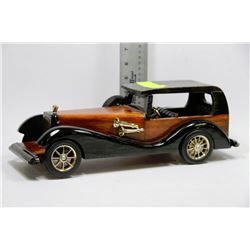 ANTIQUE CAR