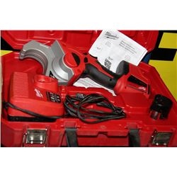 MILWAUKEE PVC SHEER W/CHARGER AND