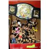 Image 1 : FLAT W/ WRESTLING FIGURINES & CHAMPION