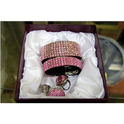 BOX OF COSTUME JEWELLERY, 7 PCS