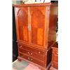 Image 7 : QUEEN BEDROOM SET INCLUDES
