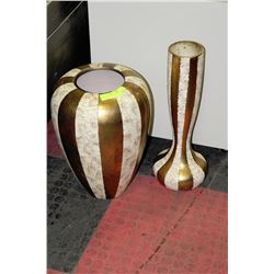PAIR OF VASES IN EGGSHELL & GOLD LEAF FINISH