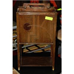 VINTAGE ESTATE WOOD MAGAZINE RACK