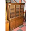 Image 1 : VINTAGE ESTATE BUFFET AND HUTCH