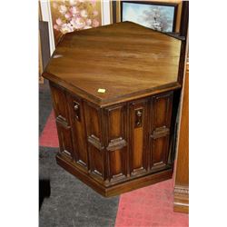 ESTATE VINTAGE HEXAGONAL END TABLE
