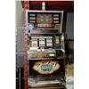 Image 1 : 2002 BALLY GAMING TRIPLE MONEY QUARTER OPERATED