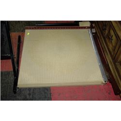 LARGE PAPER CUTTER