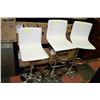Image 1 : 3 WHITE AND CHROME BAR STOOLS