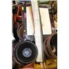 Image 3 : PALLET OF MISC INCLUDES GARDEN TOOLS, 17 PLANTERS,