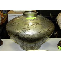 HANDCRAFTED FLOWER PATTERN VASE WITH SILVER FINISH