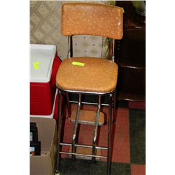 VINTAGE STEP STOOL