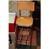 Image 1 : VINTAGE STEP STOOL