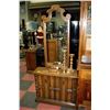 Image 1 : VINTAGE ESTATE HALL TABLE W/ MIRROR