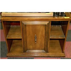 VINTAGE ESTATE SIDEBAR