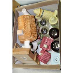BOX OF COLLECTIBLE SALT & PEPPER SHAKERS, AND