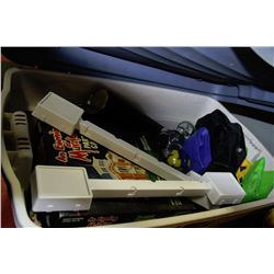 TUB OF MISC INCLUDING TOTE BAGS, GAMES, PARTYLITE