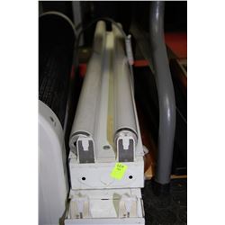FLUORESCENT LIGHT FIXTURES