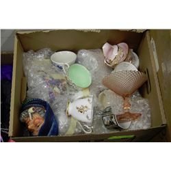 BOX WITH ENGLISH CUP AND SAUCERS